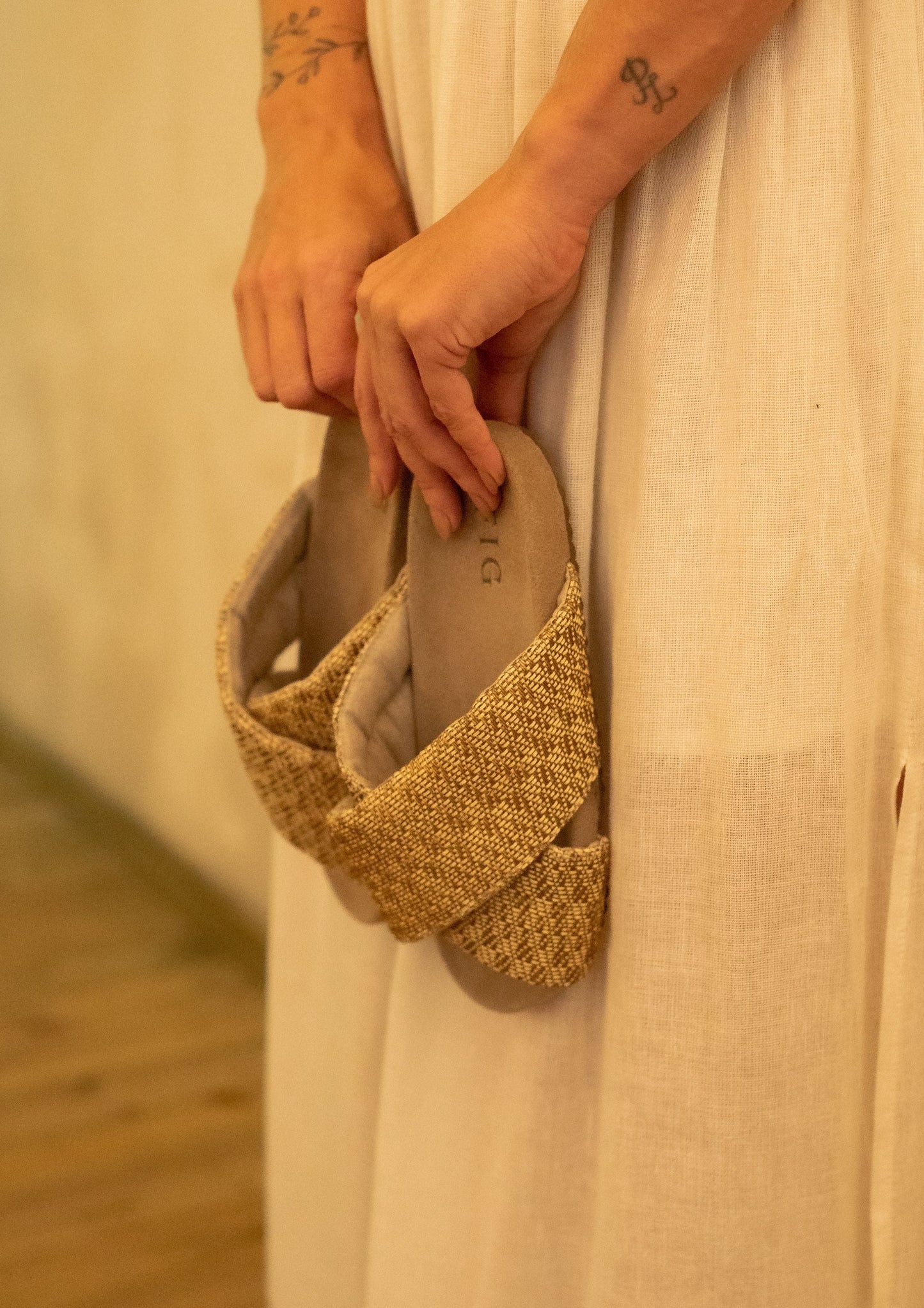 Modelo X Palha natural cor Ouro (35)