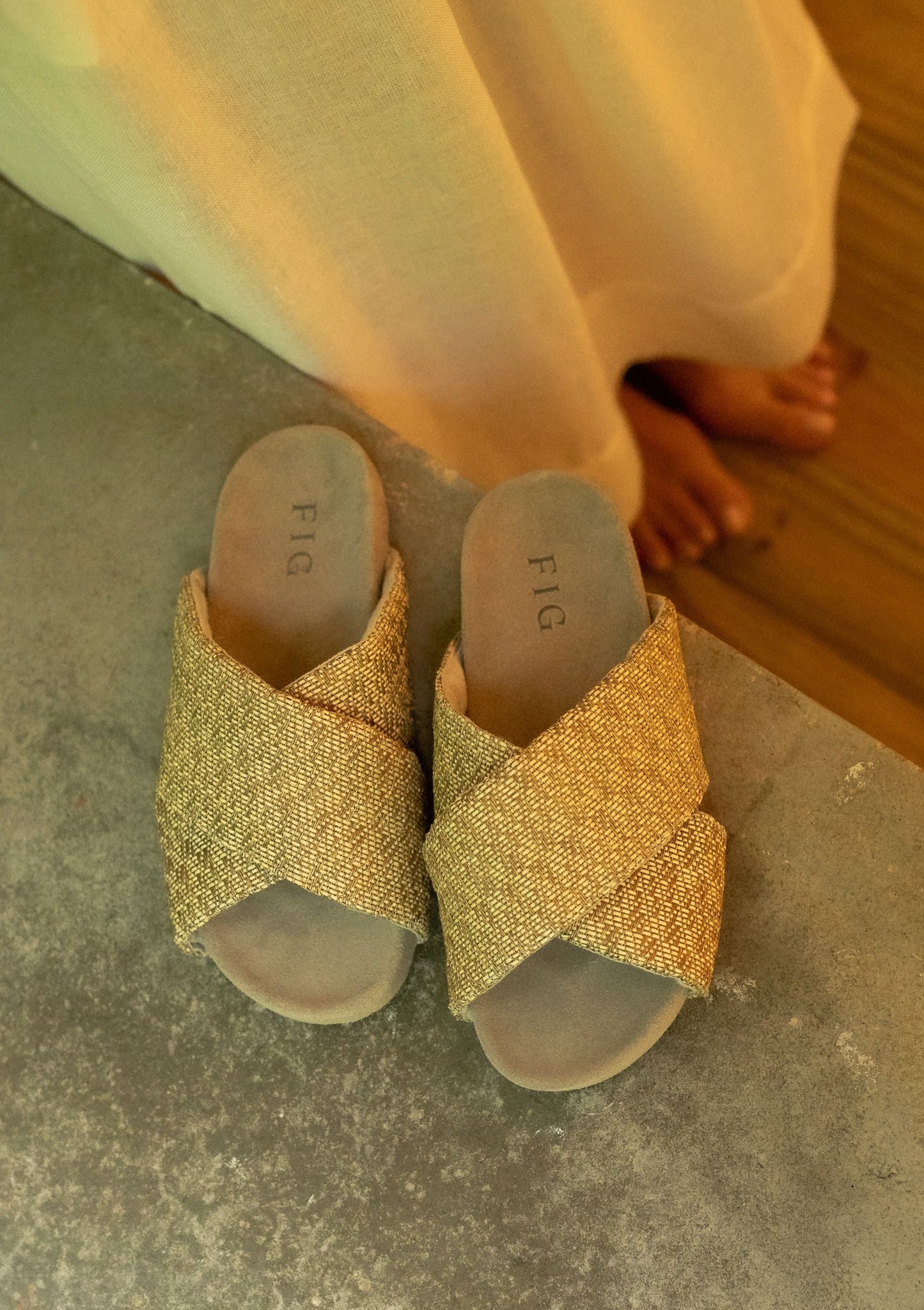 Modelo X Palha natural cor Ouro (35)