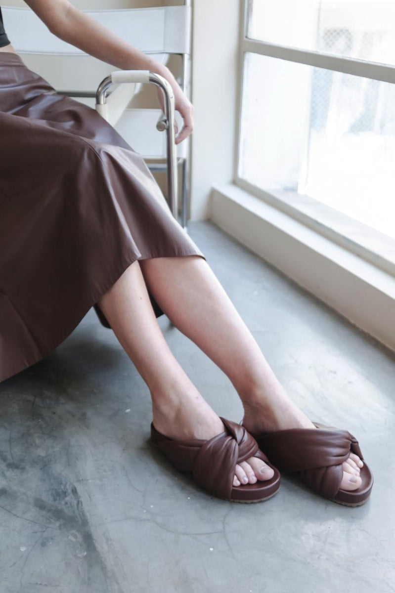 Modelo Elo cor Castanho (36,37,38,39,40)