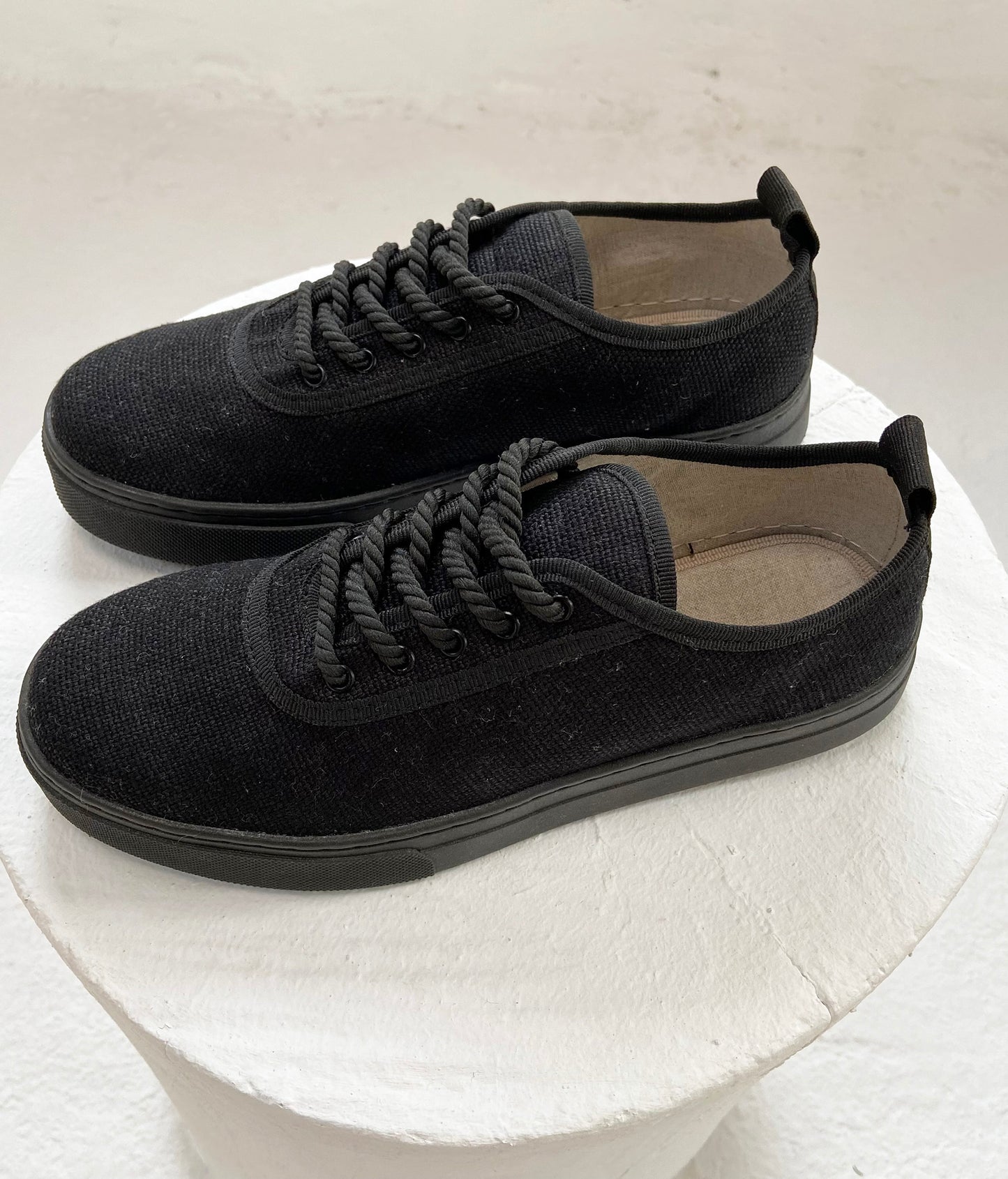 Tênis AUM Linho 100%    cor preto