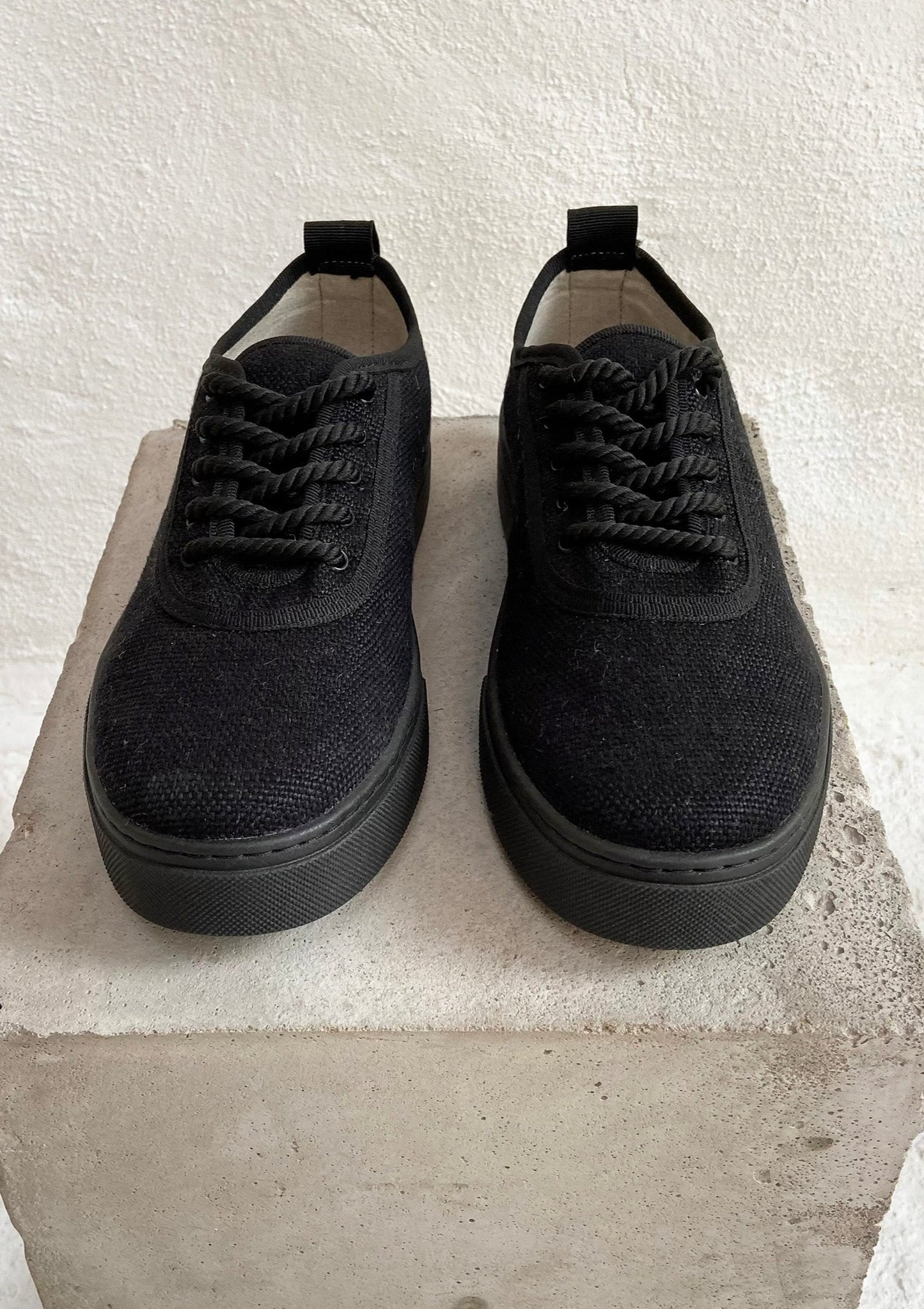 Tênis AUM Linho 100%    cor preto